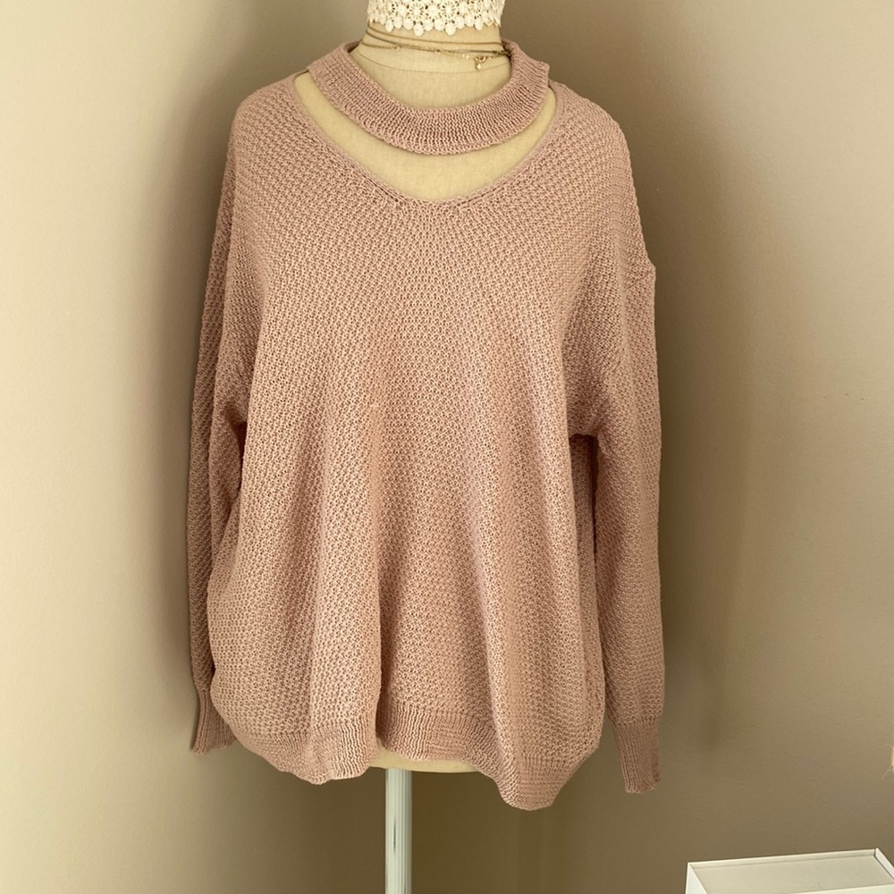 Rose hey hole front sweater